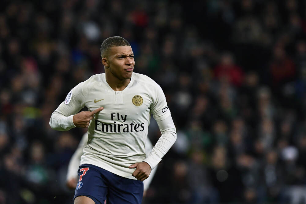 无人机来了，会和快递员、外卖员“抢饭碗”吗？